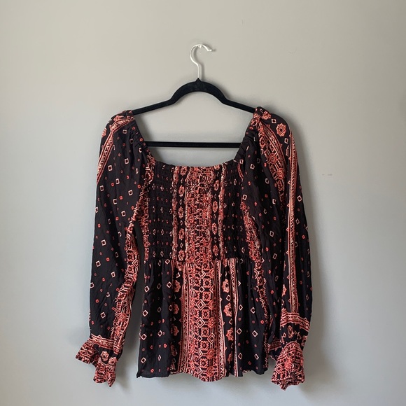 Angie Black Red White Long Sleeve Blouse Keyhole Surprise Medium - Picture 4 of 6